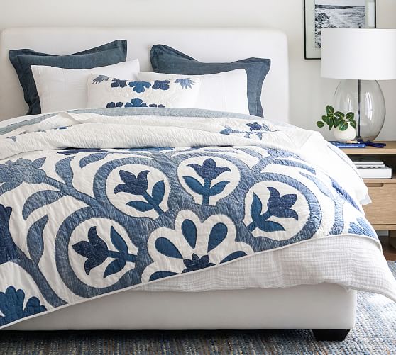 King Pottery Barn Hawaiian Print Quilt deals with Shams