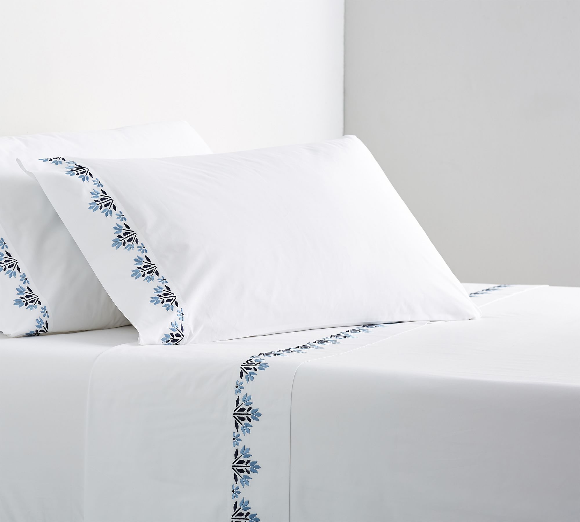 Open Box: Blossom Embroidered Organic Percale Sheet Set