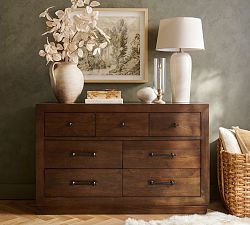 Oakleigh 7-Drawer Dresser (57&quot;)