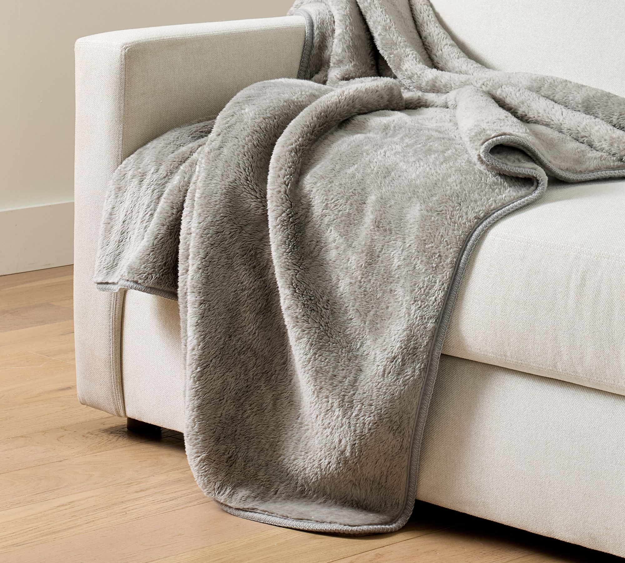 Cozy Cloud Plush Throw