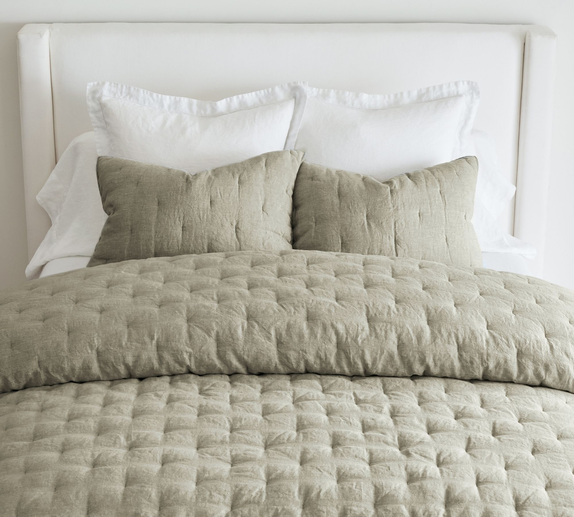 Open Box: Belgian Flax Linen Tufted Quilt & Shams