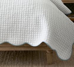 Julia Berolzheimer Beau Scallop Pickstitch Cotton Quilt