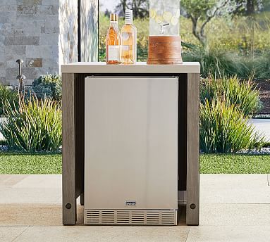 Outdoor kitchen with fridge hotsell