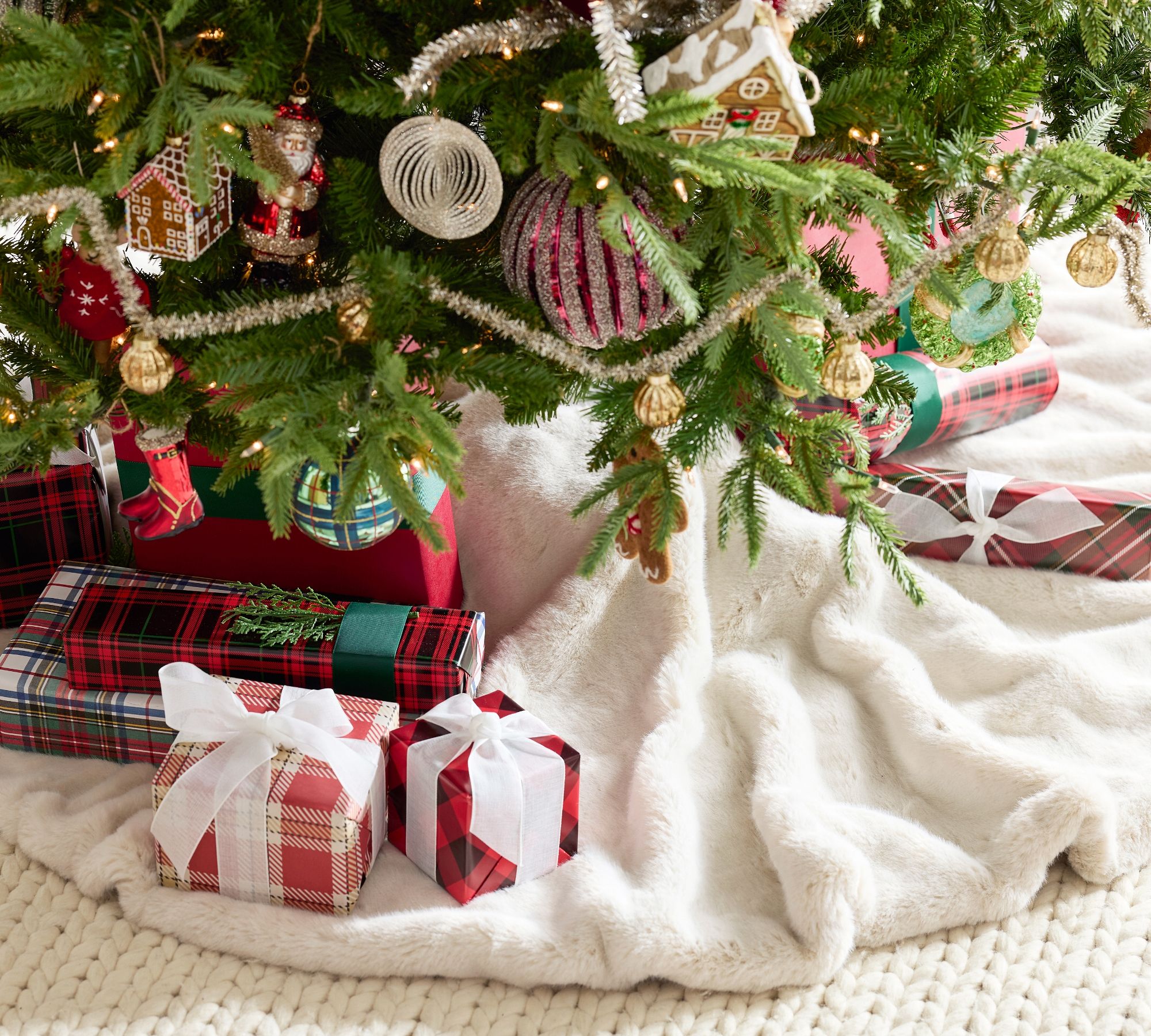 Faux Fur Alpaca Tree Skirt