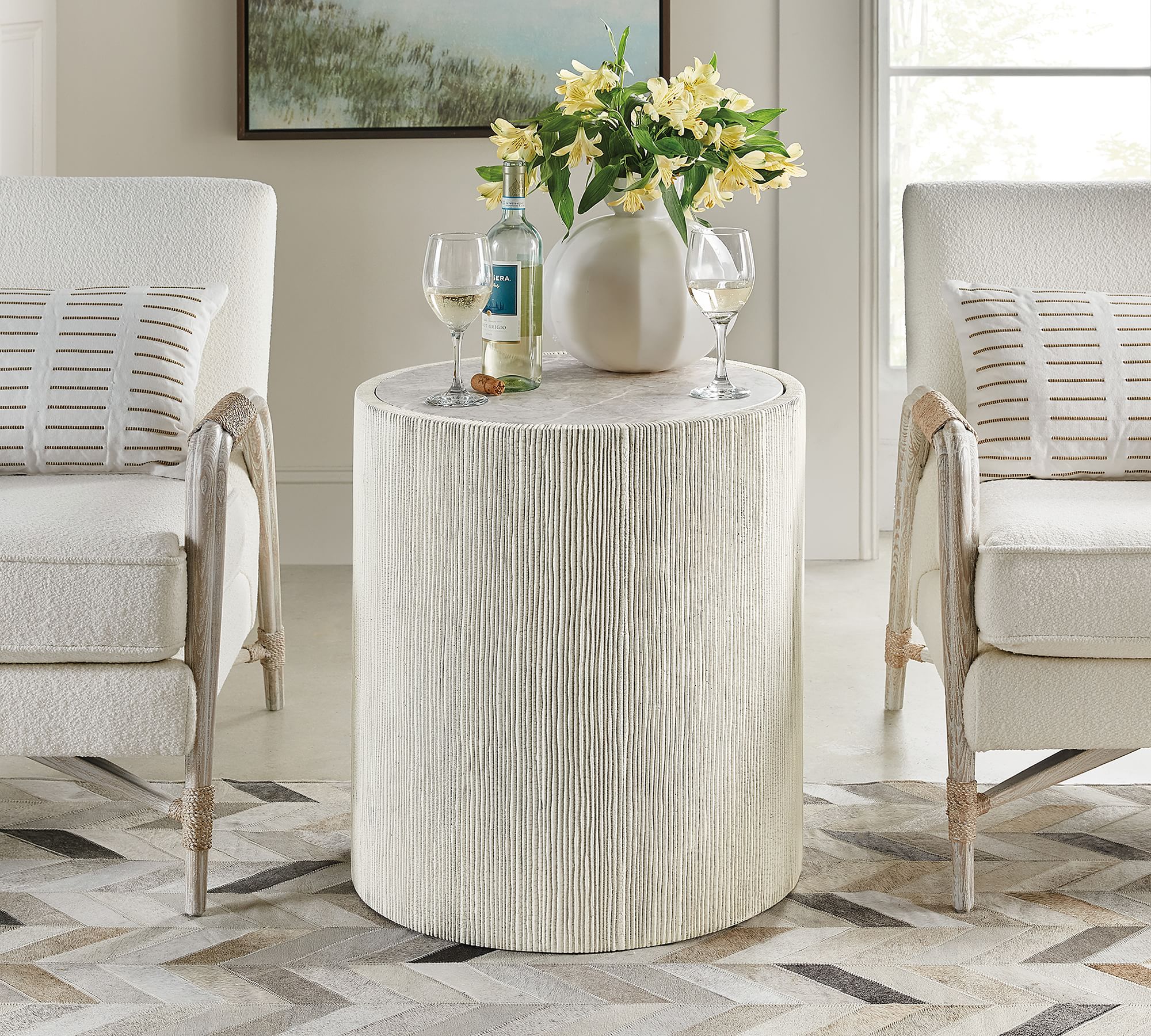 Delvy Round Side Table (22")