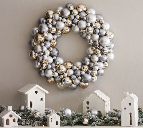 Pottery Barn New sample buying item Christmas pre-lit faux ornament and pinecone wreath