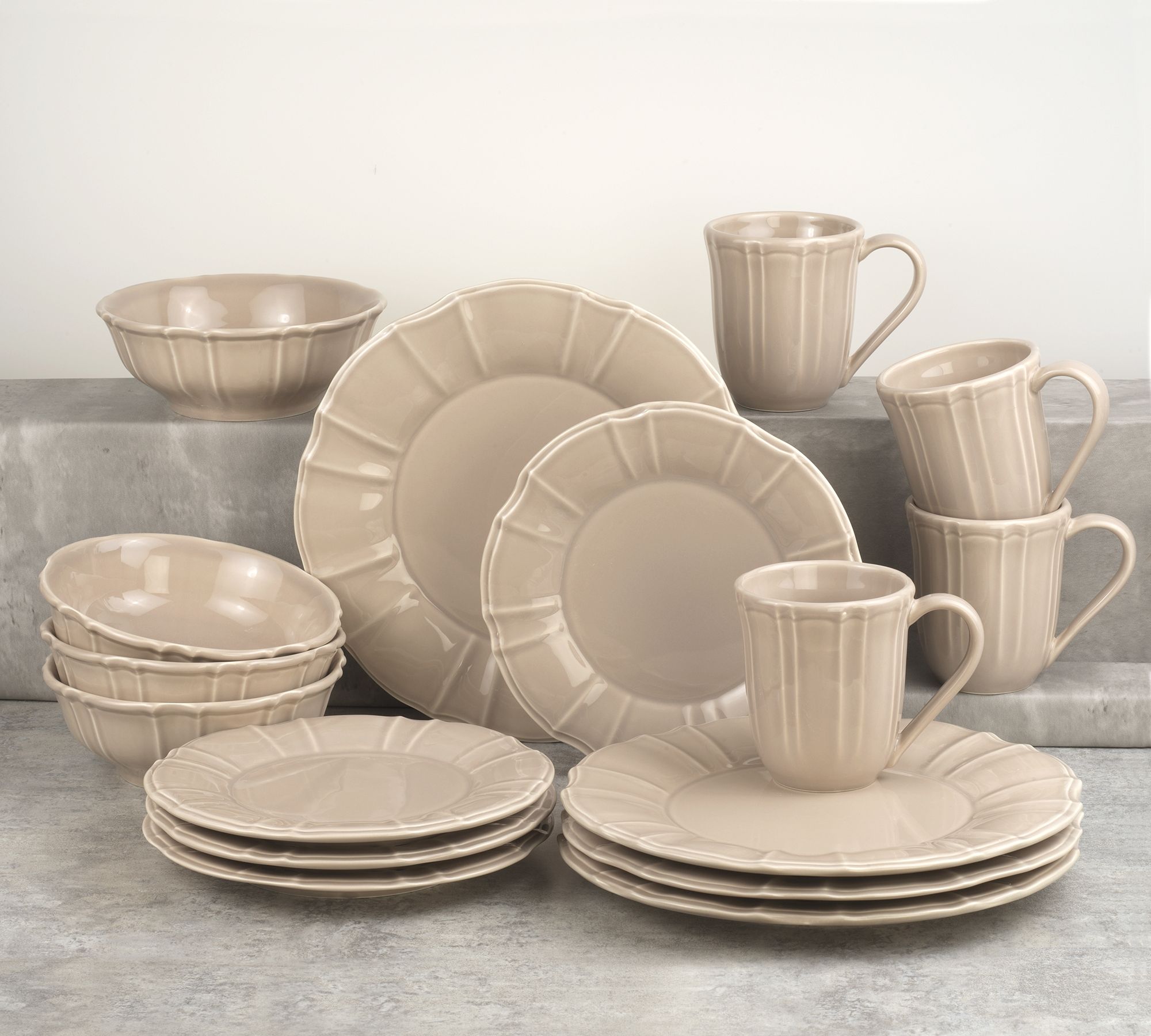 Chloe Earthenware 16 -Piece Dinnerware Set