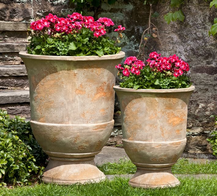 Urn outlets planter