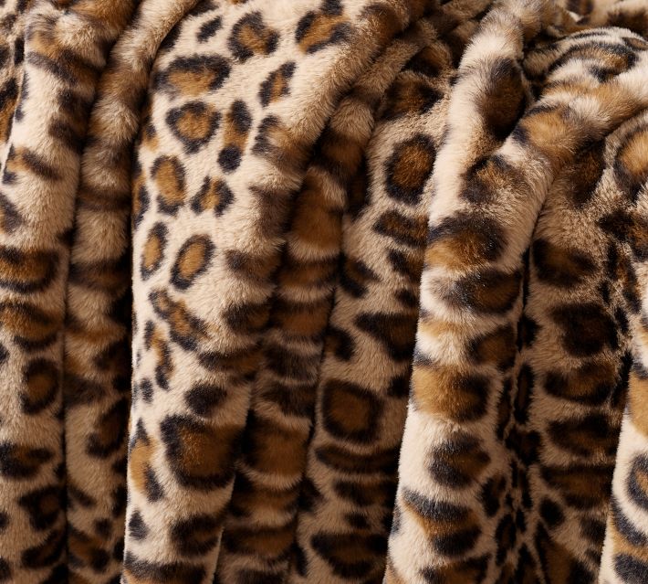 Pottery Barn Faux Fur deals Oversized Throw (Cheetah Print)