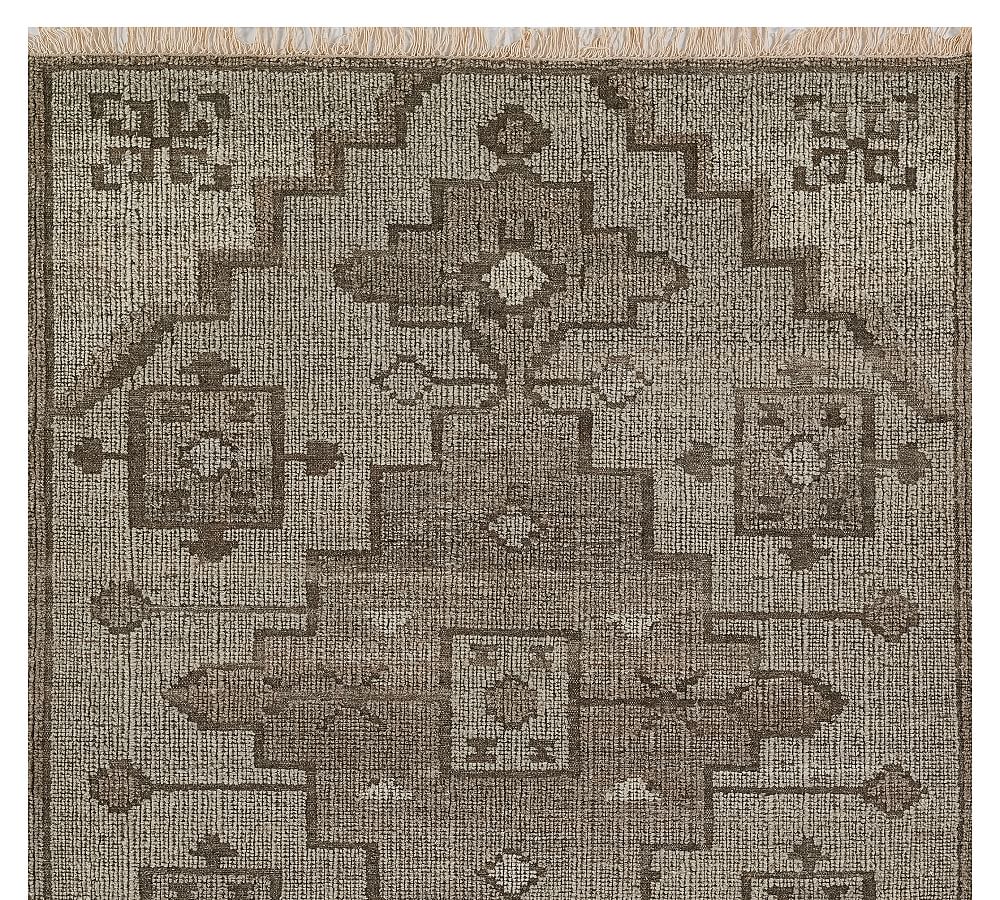 Hanisi Handcrafted Rug
