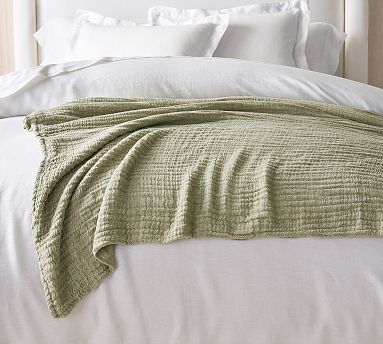 Queen bed outlet pottery barn plush blanket