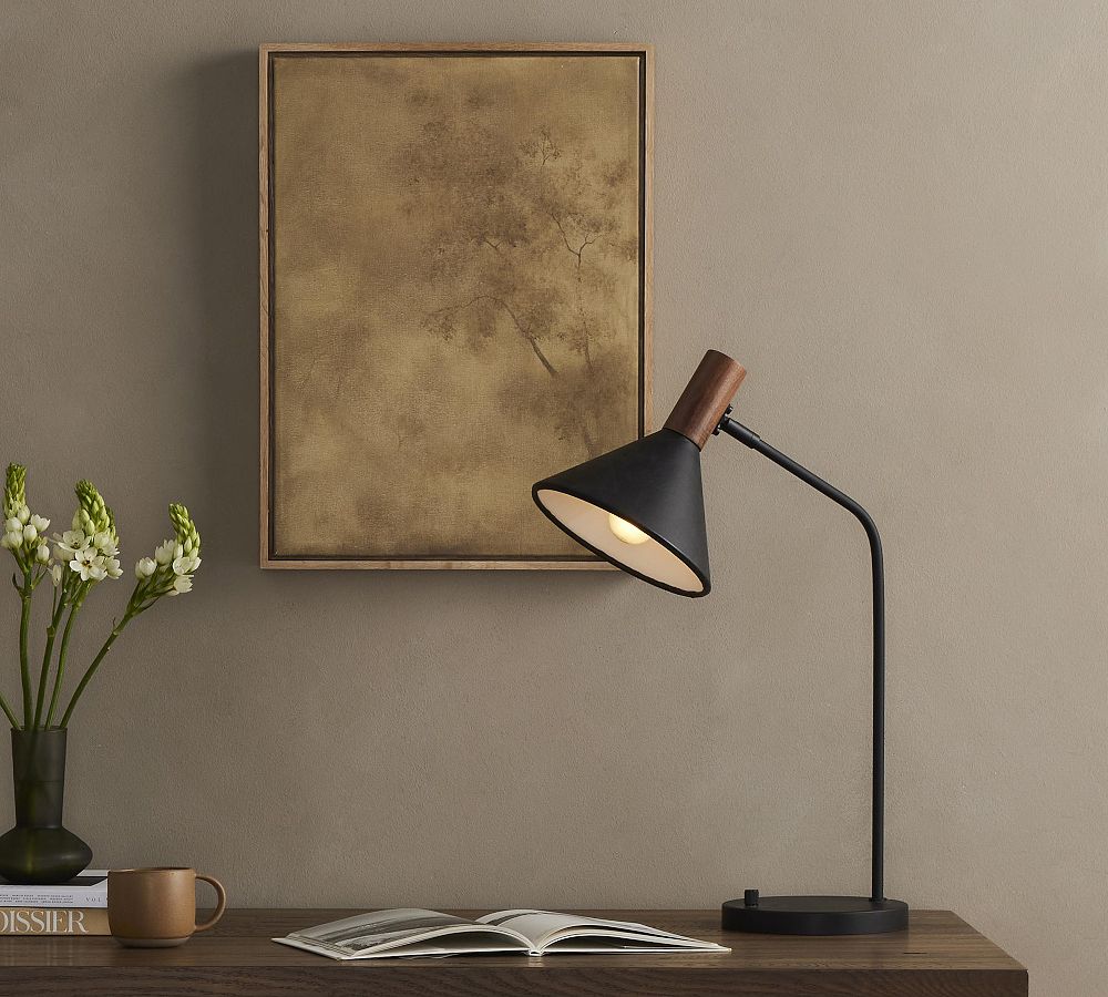 Bosworth Leather Task Lamp (25&quot;)