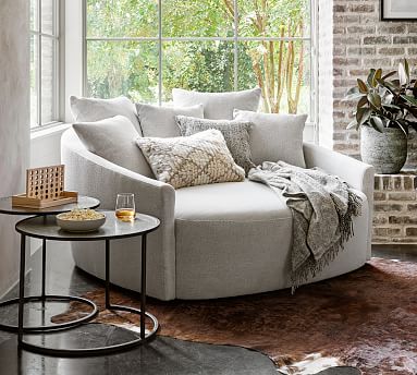 Kya Media Lounge Chair