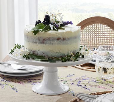 Vida Nube Pedestal Cake