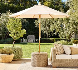 Huntington Wicker Round Outdoor Umbrella Stand Side Table (28&quot;)