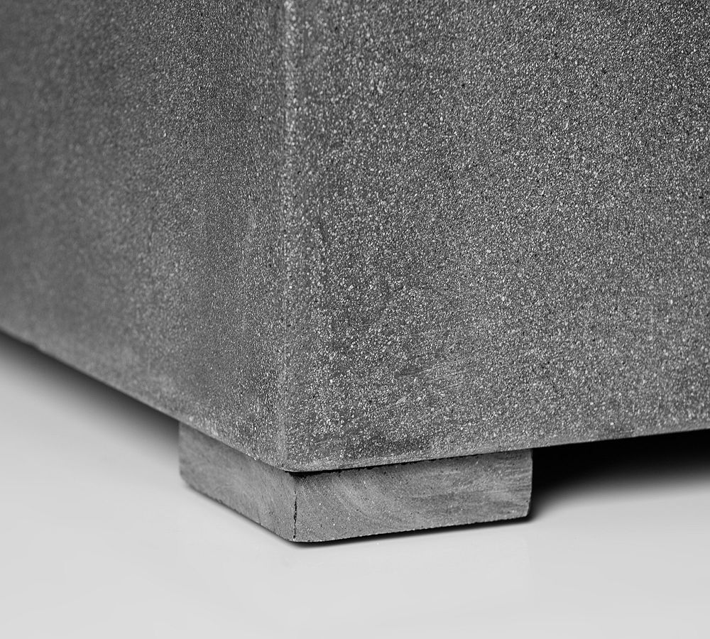 Lightweight Handcrafted Fiber Stone Indoor/Outdoor Planters Feet