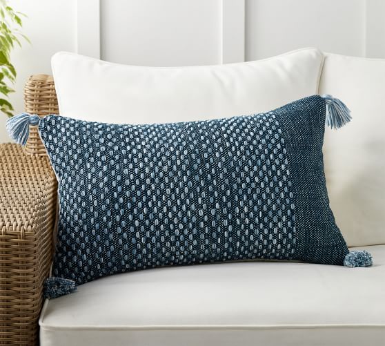 Pottery barn outdoor pillow discount
