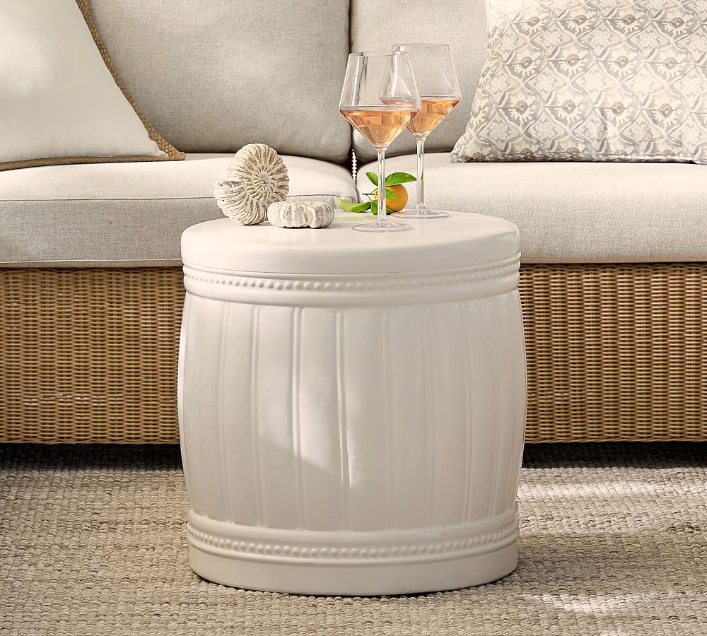 Bridgeport Metal Round Outdoor Side Table (19&quot;)