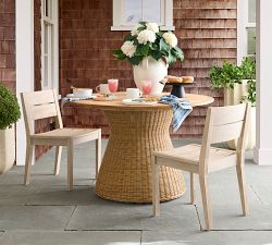 Westport Wicker Round Outdoor Dining Table (48&quot;)