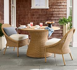 Westport Wicker Round Outdoor Dining Table (48&quot;)