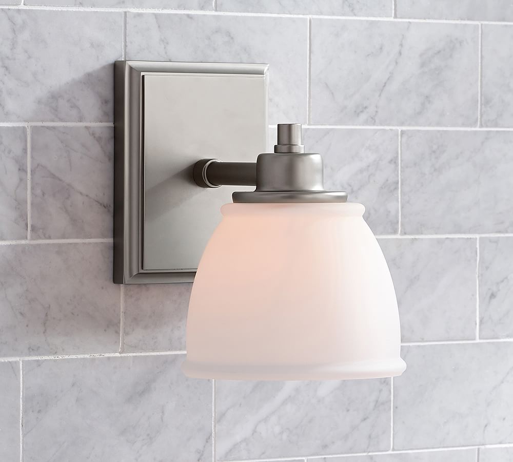Hayden Single Traditional Sconce (8&quot;)