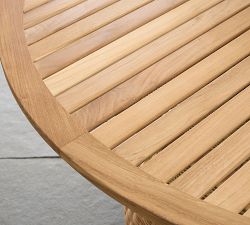 Westport Wicker Round Outdoor Dining Table (48&quot;)
