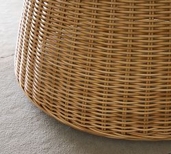 Westport Wicker Round Outdoor Dining Table (48&quot;)