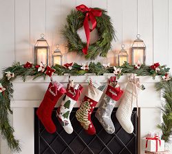 Felt Holly Garland