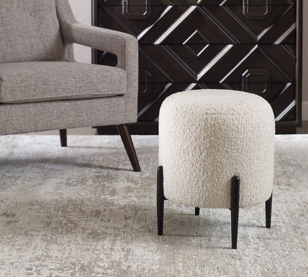 Finlo Ottoman