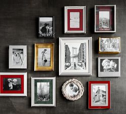 Figural Wreath Handcrafted Frame