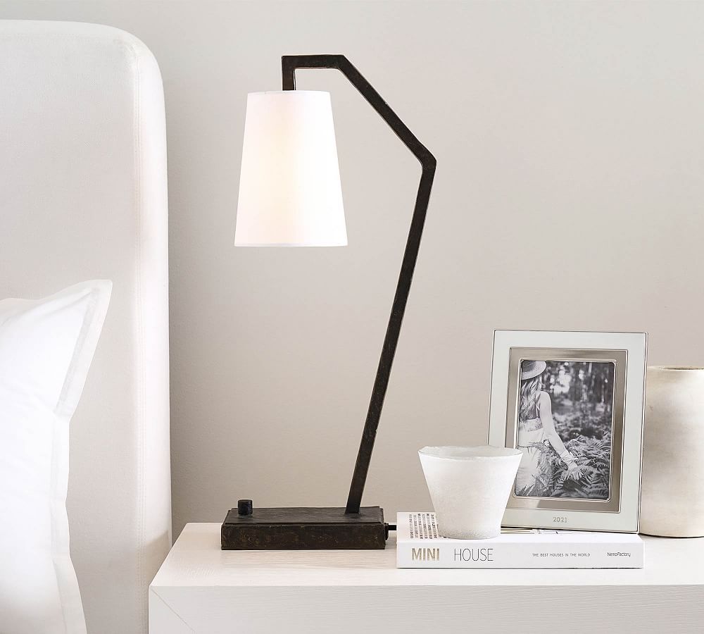 Carson Forged-Iron USB Table Lamp (25&quot;)