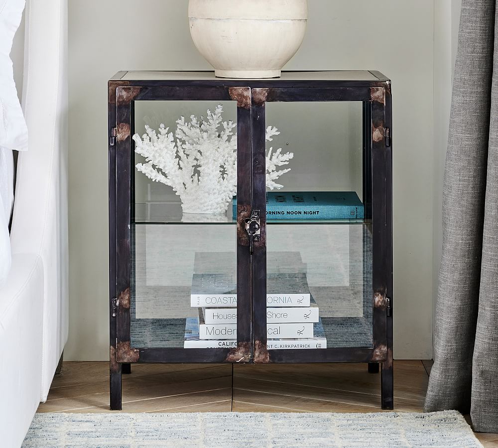 Flynn Metal Nightstand (24&quot;)