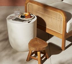 Bayard Metal Round Outdoor Accent Table (16&quot;)