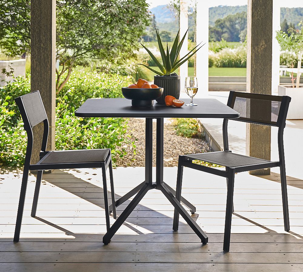 Fiji Metal Fliptop Outdoor Bistro Table (36&quot;)