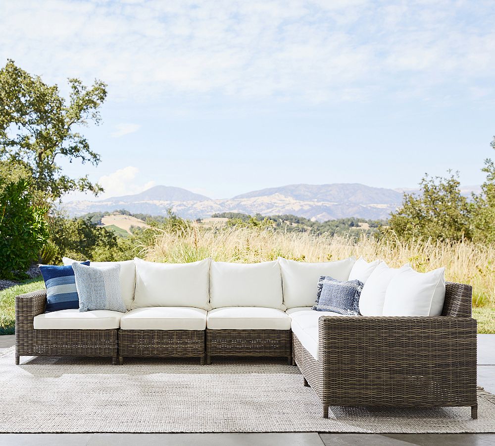 Torrey Wicker 6-Piece Square Arm Outdoor Sectional (130&quot;)