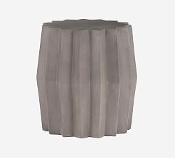 Verity Concrete Round Outdoor End Table (19&quot;)