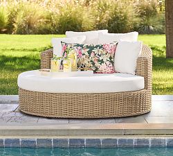 Open Box: Huntington Wicker Round Swivel Outdoor Daybed