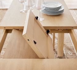 Findlay Extendable Dining Table (73&quot;- 91&quot;)