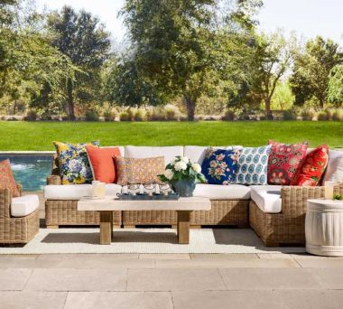 Huntington Pomona Outdoor Lounge