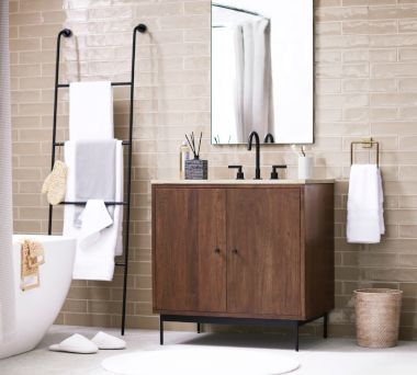 Warren Reagan Bathroom