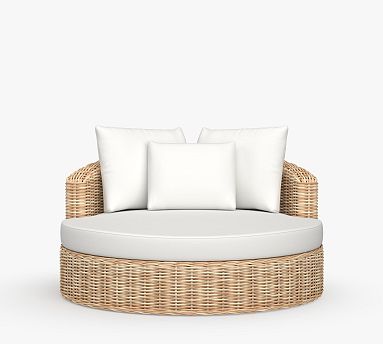 Huntington Round Daybed with High Performance Cushion Covers