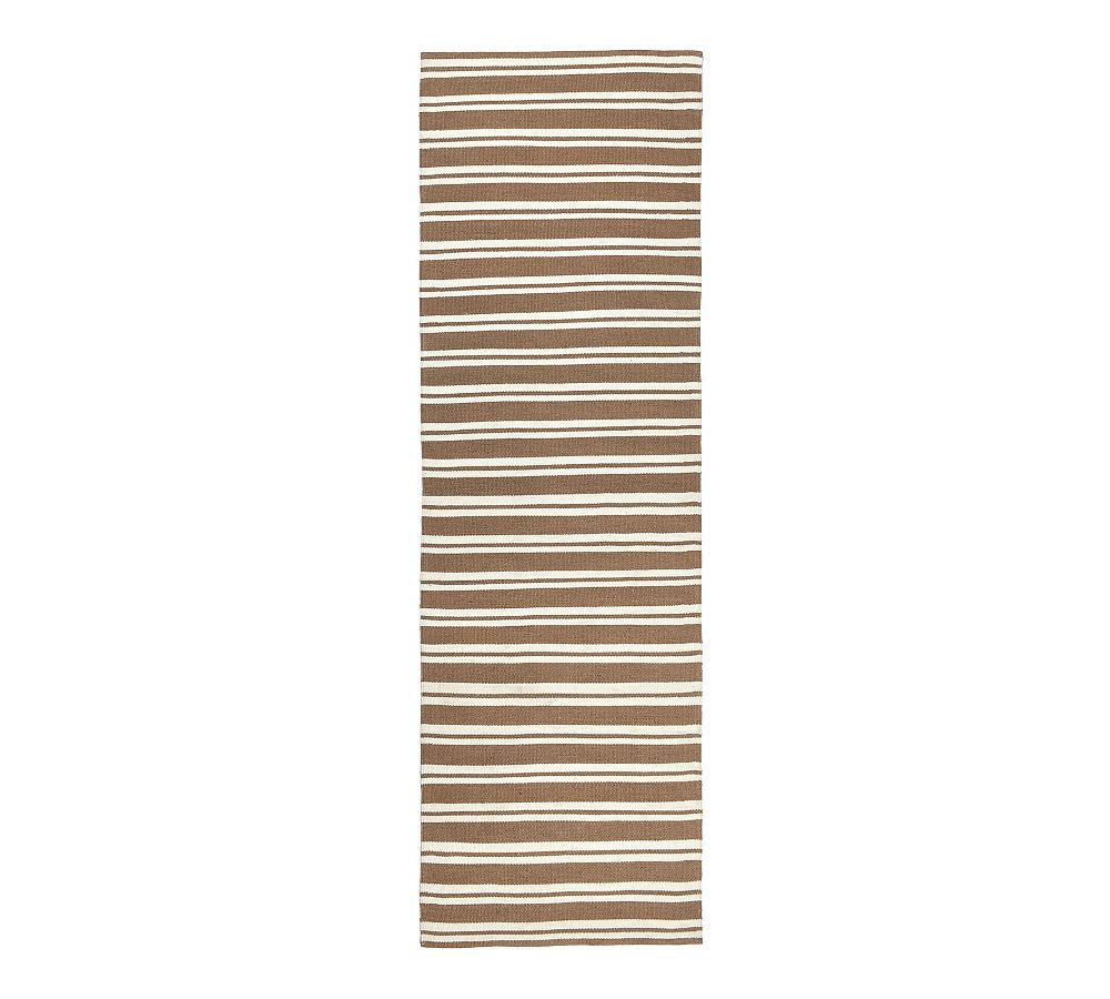 Pelia Handwoven Outdoor Performance Rug