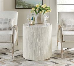 Delvy Round Side Table (22&quot;)
