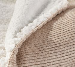 Ribbed Cozy Sherpa Throw