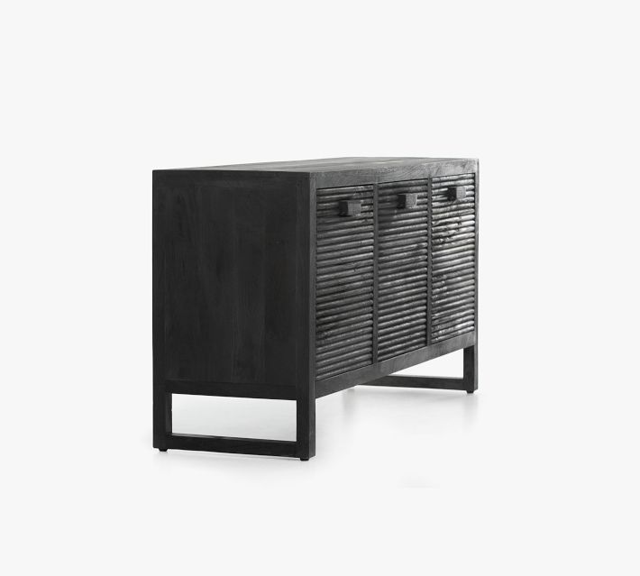 Three-door sideboard with ribbed fronts and round knobs