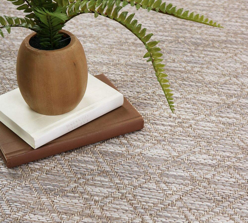 Custom Luana Outdoor Rug