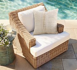 Huntington Wicker Slope Arm Swivel Outdoor Lounge Chair