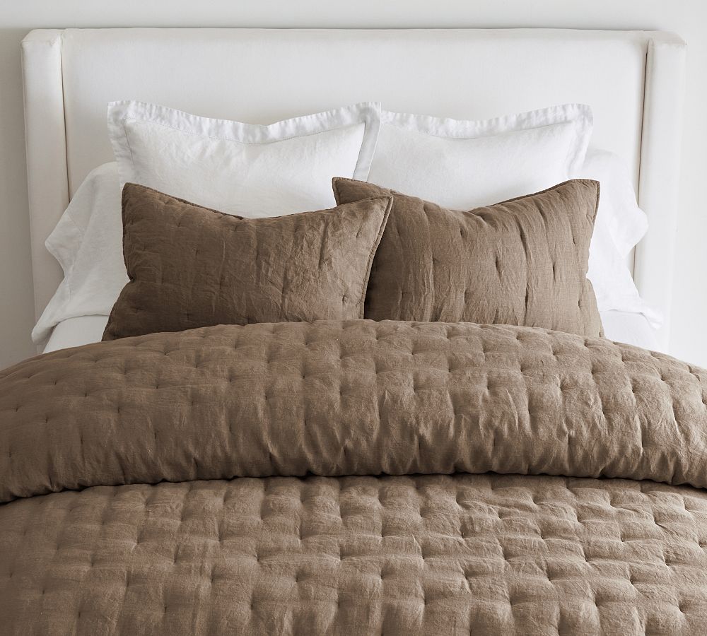 Open Box: Belgian Flax Linen Tufted Quilt, Full/Queen - CafÃ© Noir