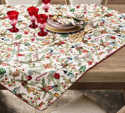 Nostalgic Christmas Icon Table Throw