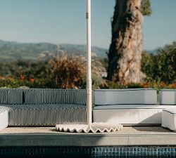 St. Tropez Clamshell Umbrella Base